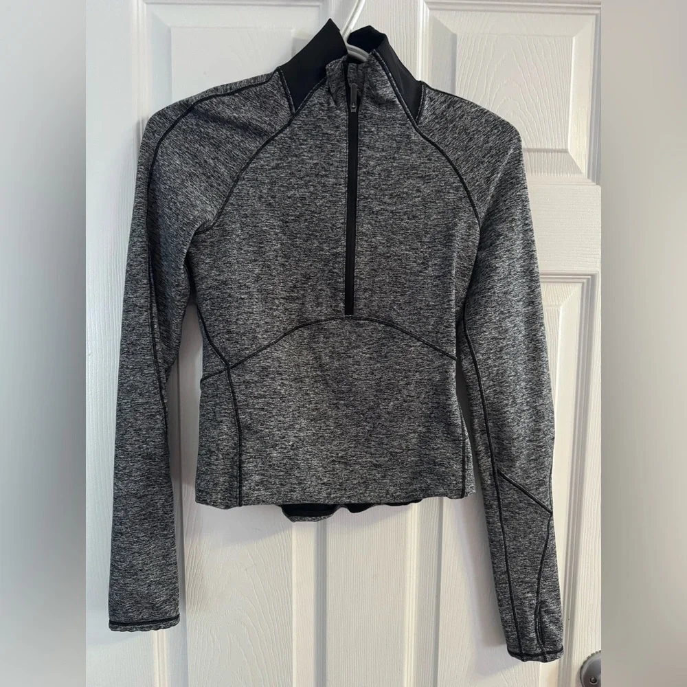 Lululemon Athletica Black Heathered Cropped Sweatshirt - Picture 2 of 7